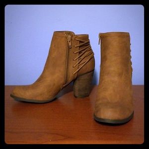 NWOT Madden Girl booties